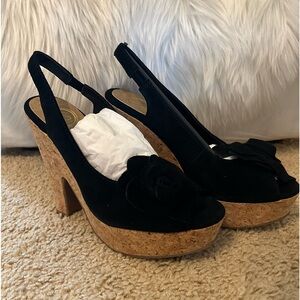 Jessica Simpson JP-Karinax in Black Cow Split with Rose Bud Detail.